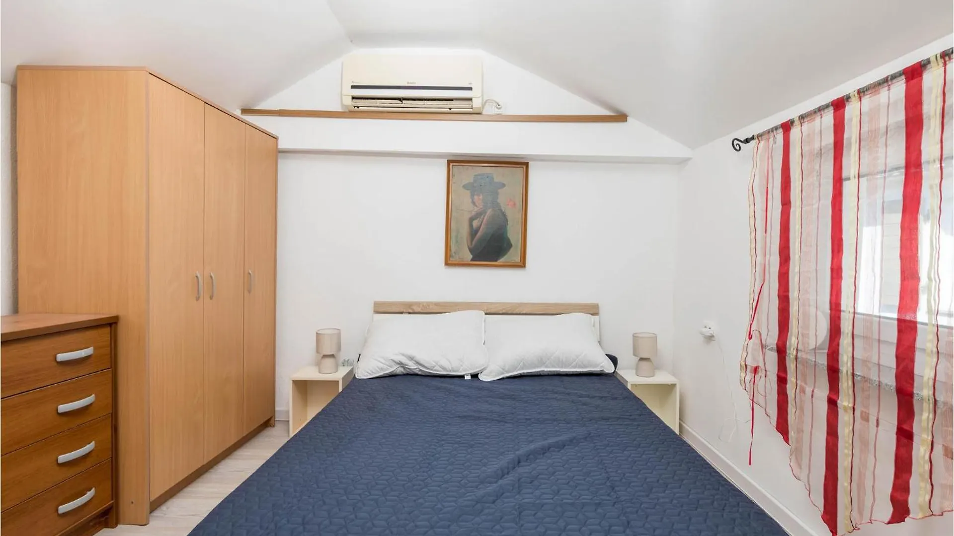 1 Bedroom Beautiful Home In Jurdani Croatia