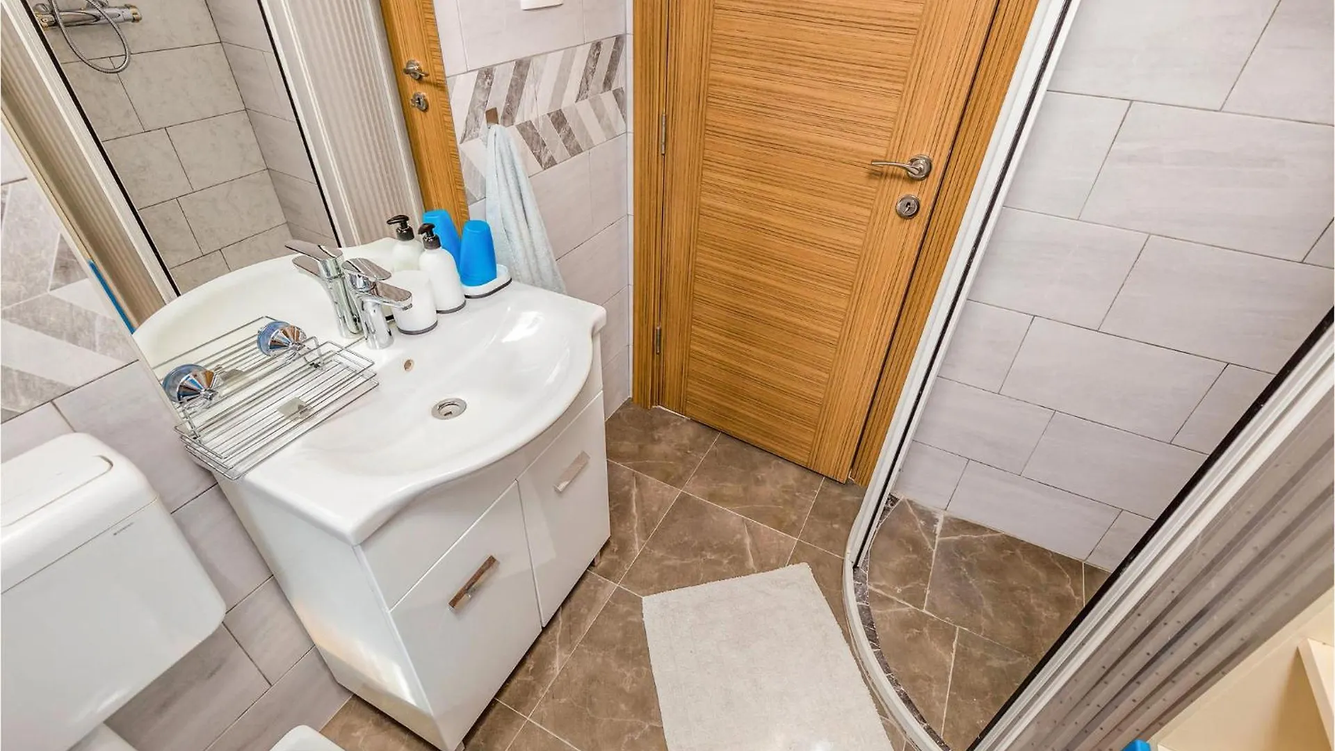 1 Bedroom Beautiful Home In Jurdani